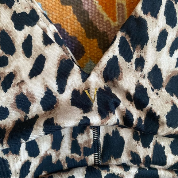 Victoria’s Secret Cheetah Minimum Support Bra w/ renovable pads Large BRAND NEW - Picture 6 of 9